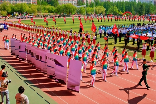 学生方队入场