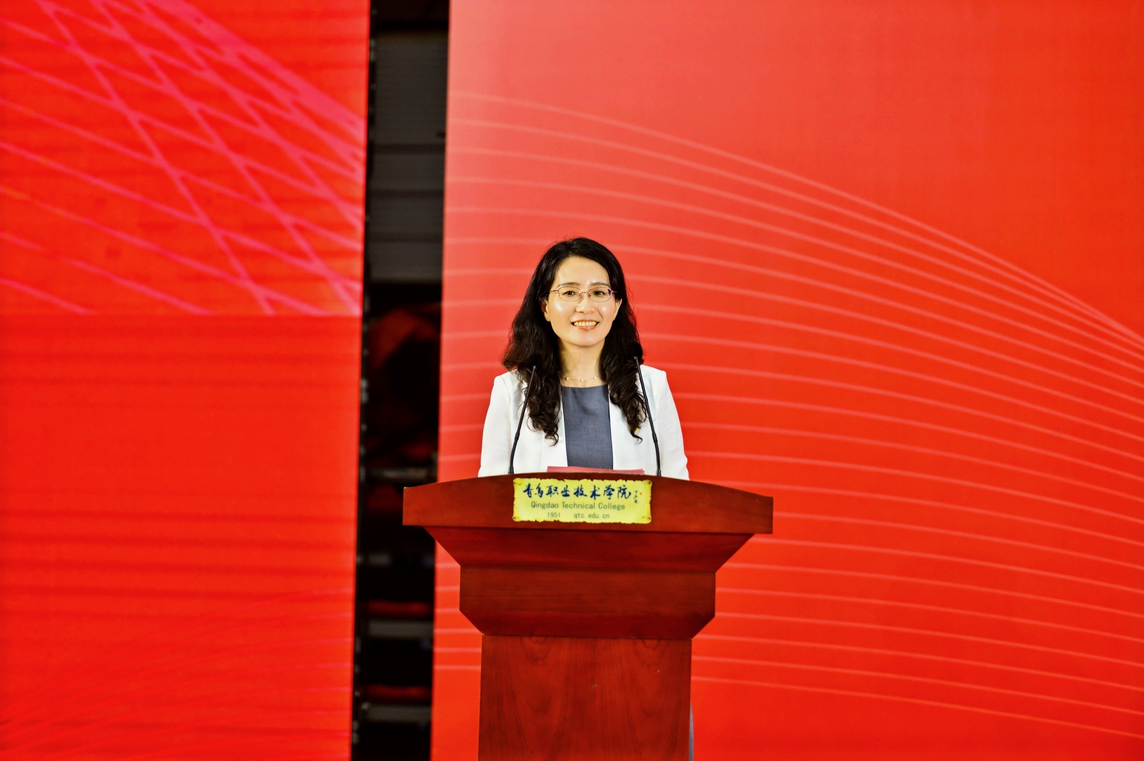 长风万里鹏程举,巨浪千重骏业开!青岛职业技术学院举行2025届毕业典礼 长风万里鹏程举,巨浪千重骏业开!青岛职业技术学院举行2025届毕业典礼