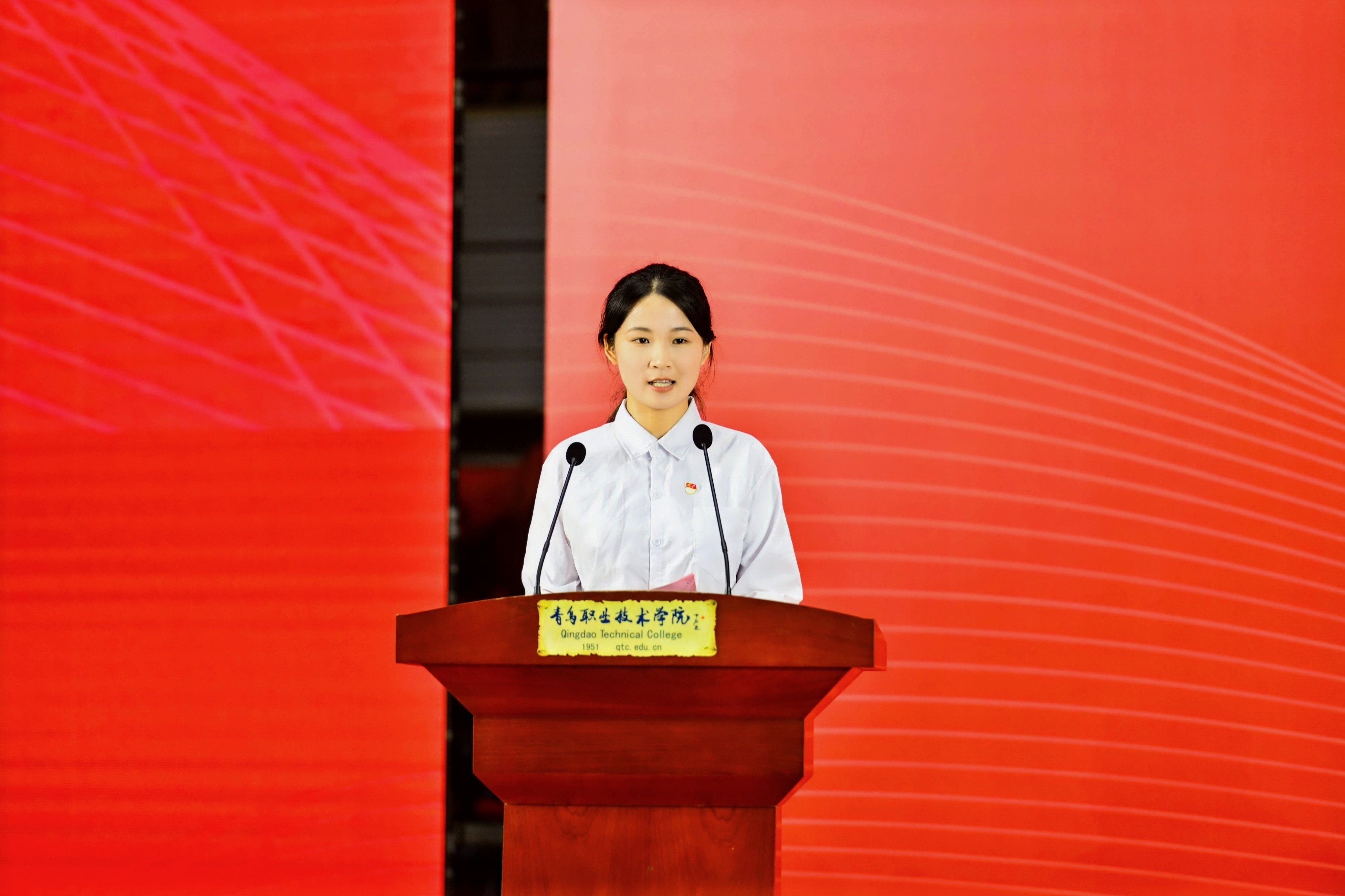 长风万里鹏程举,巨浪千重骏业开!青岛职业技术学院举行2025届毕业典礼 长风万里鹏程举,巨浪千重骏业开!青岛职业技术学院举行2025届毕业典礼