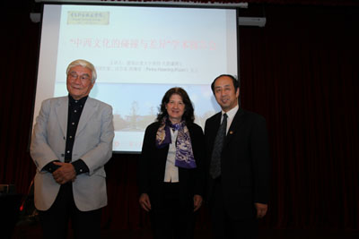 甲子庆馈著名学者关愚谦海珮春夫妇做客学院