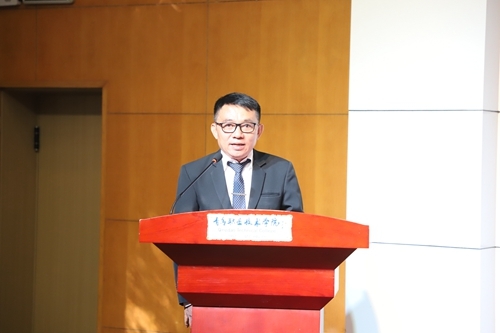 西拉麦特·帕查拉阿里亚通代表泰方院校致辞