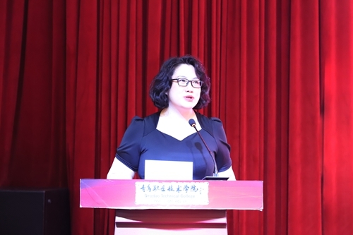 青岛索玛利尔文化传播有限责任公司总经理、旅游学院优秀兼职教师王婷婷发言