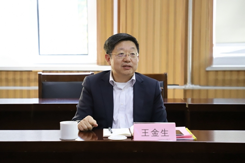 党委书记王金生巡听旁听旅游学院党总支理论学习中心组学习