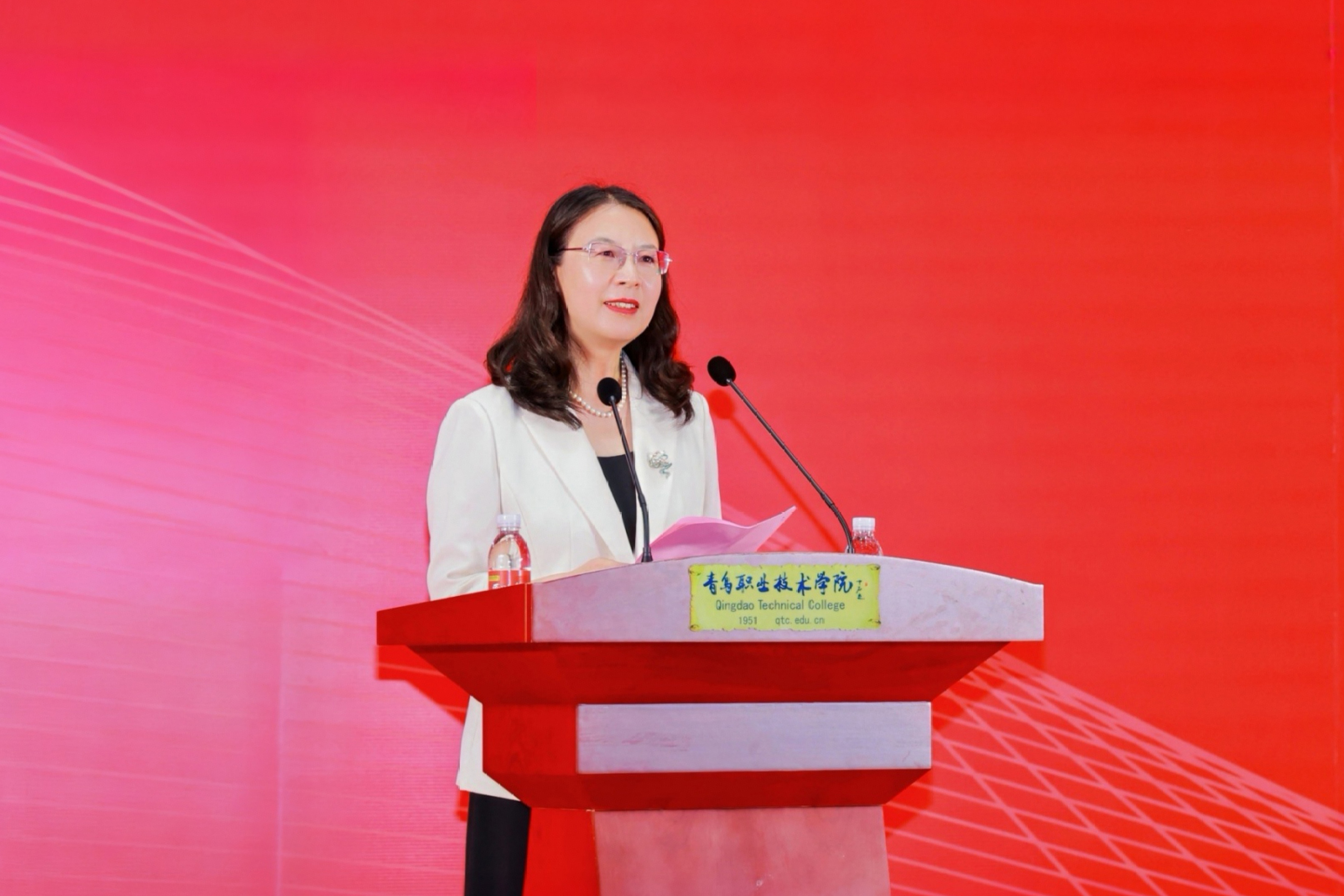 长风万里鹏程举,巨浪千重骏业开!青岛职业技术学院举行2025届毕业典礼 长风万里鹏程举,巨浪千重骏业开!青岛职业技术学院举行2025届毕业典礼